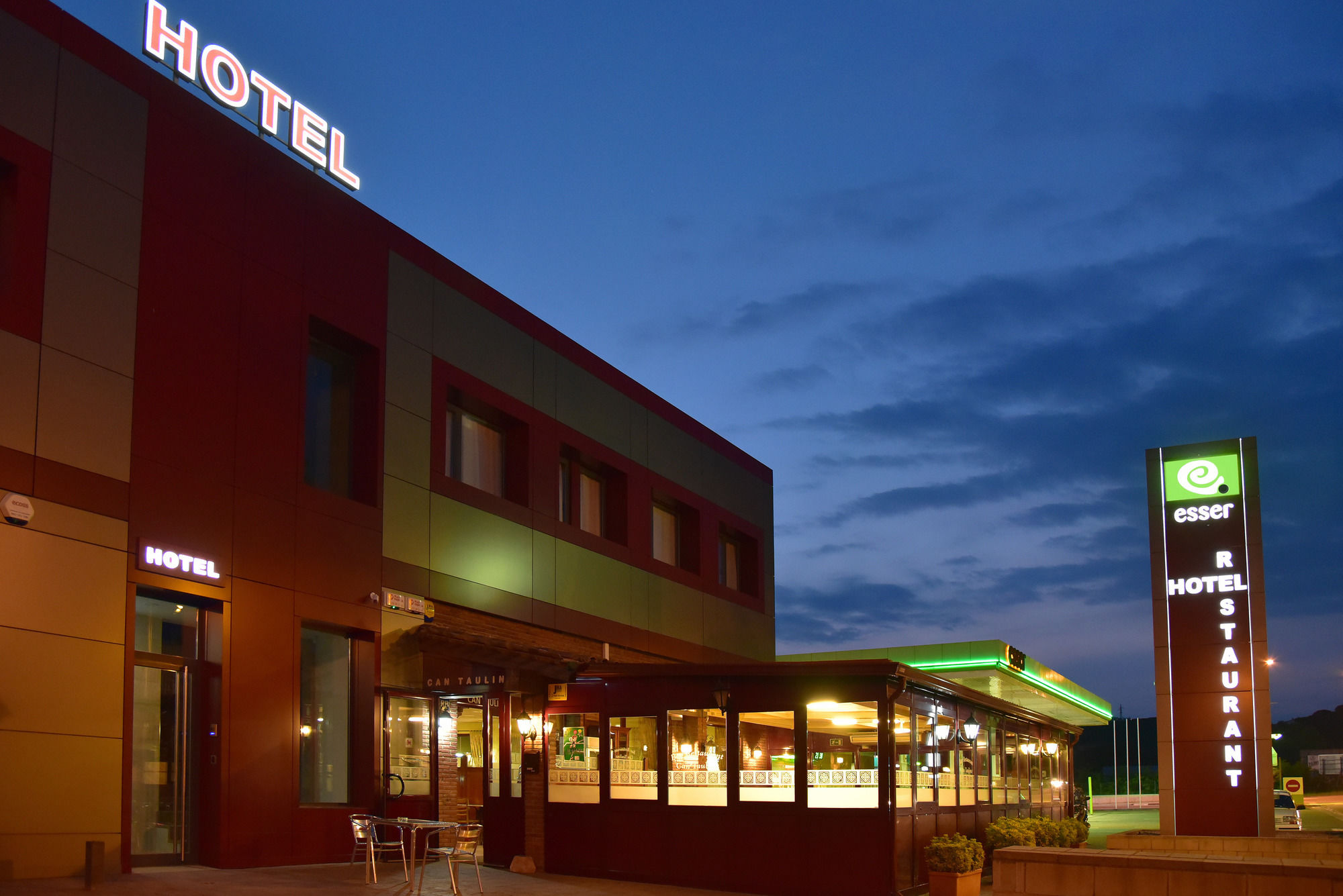 Фото отеля 2