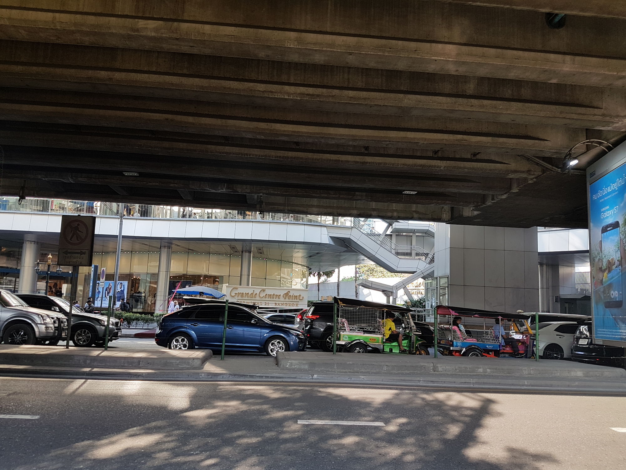 Фото 14 Place Sukhumvit Suites - Sha Plus