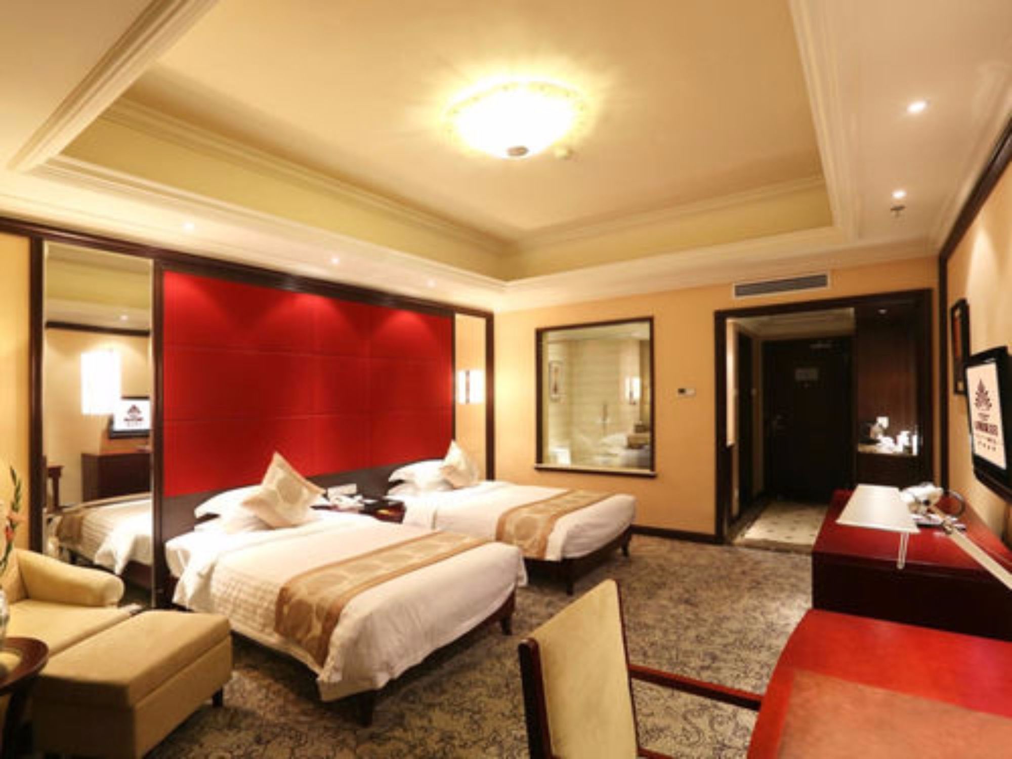 Фото Qingdao Kuaitong International Hotel