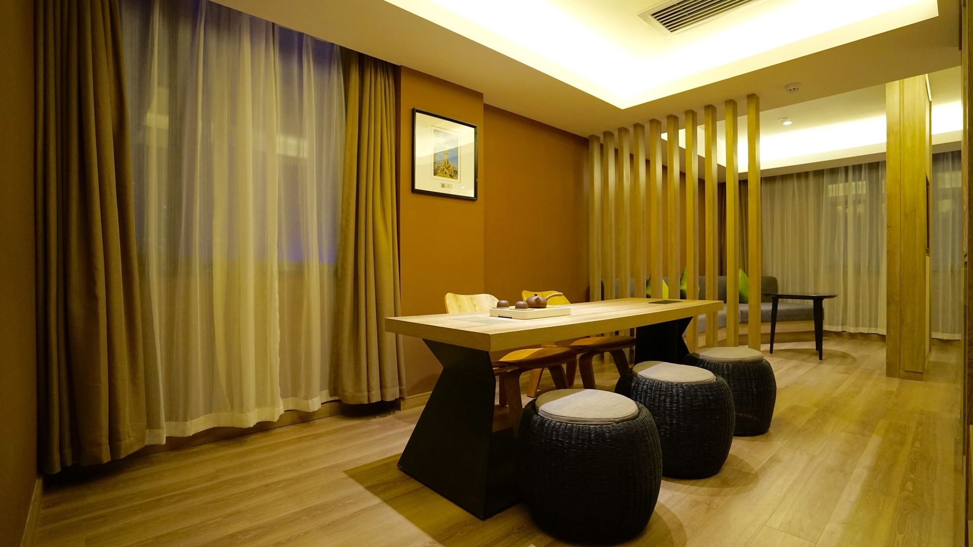 Фото More Residence Guangzhou Huaqiaoxincun