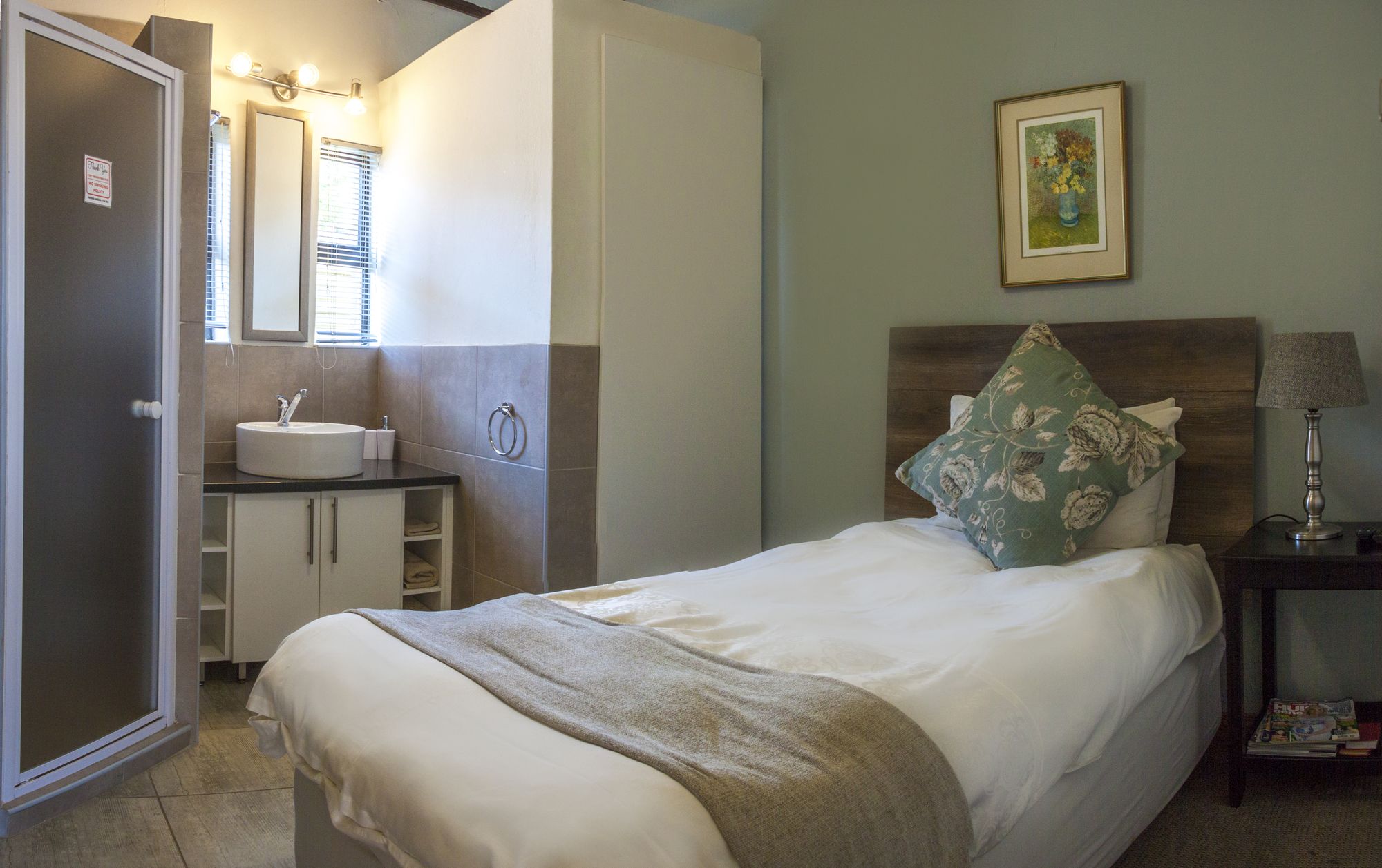 Фото Rest a While Guest House