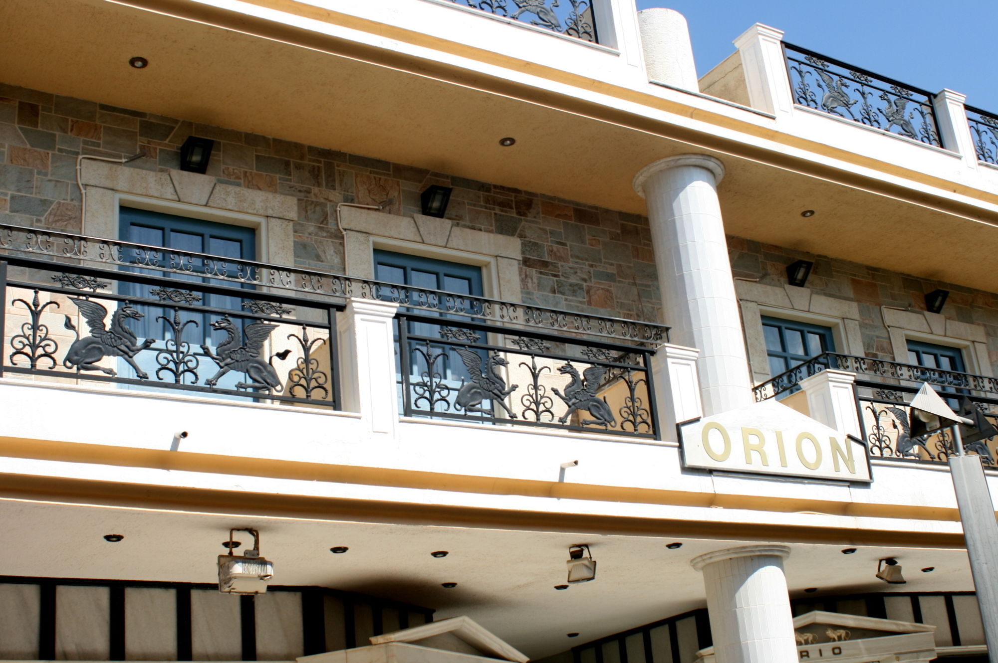 Фото Orion Apartments