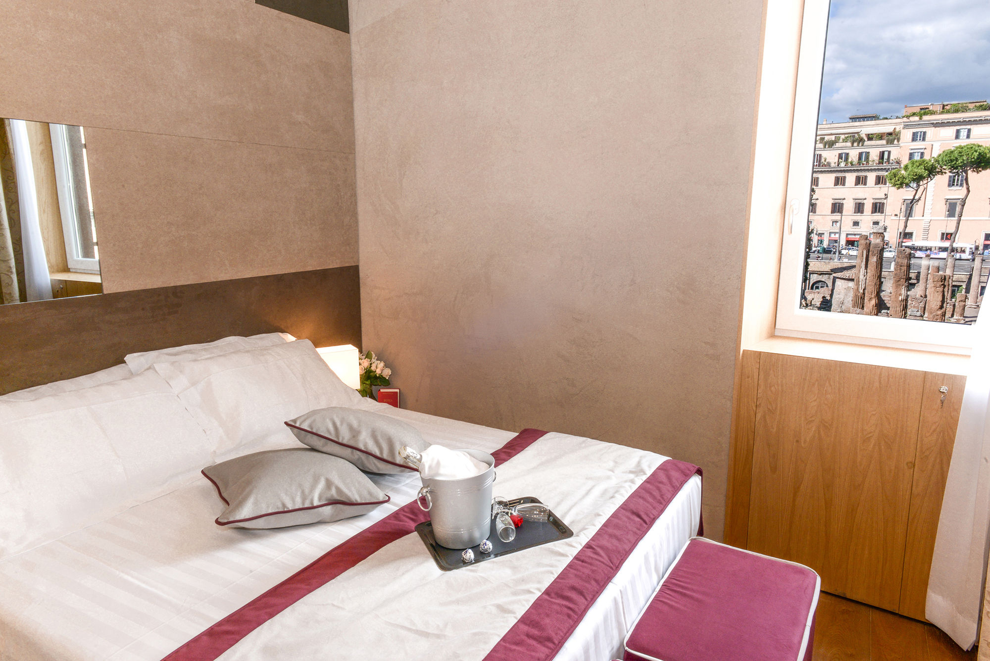 Фото Sun Suite Luxury Pantheon