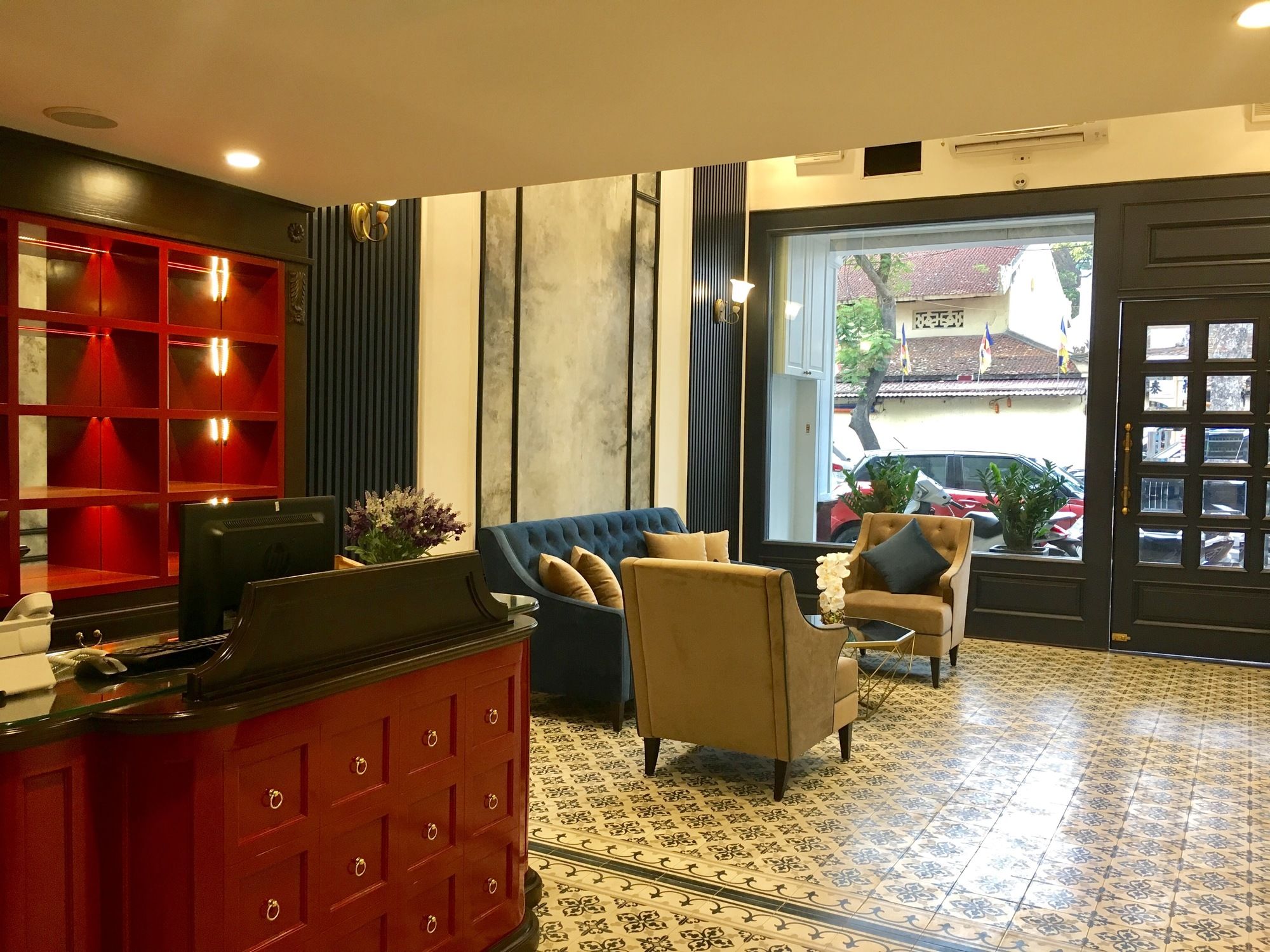 Фото Golden Rooster Hotel