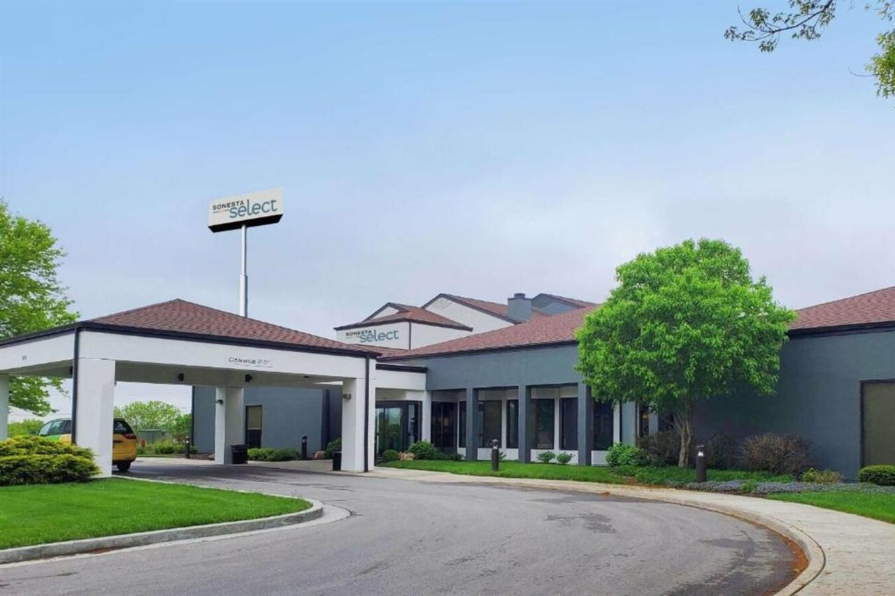 Фото отеля 1