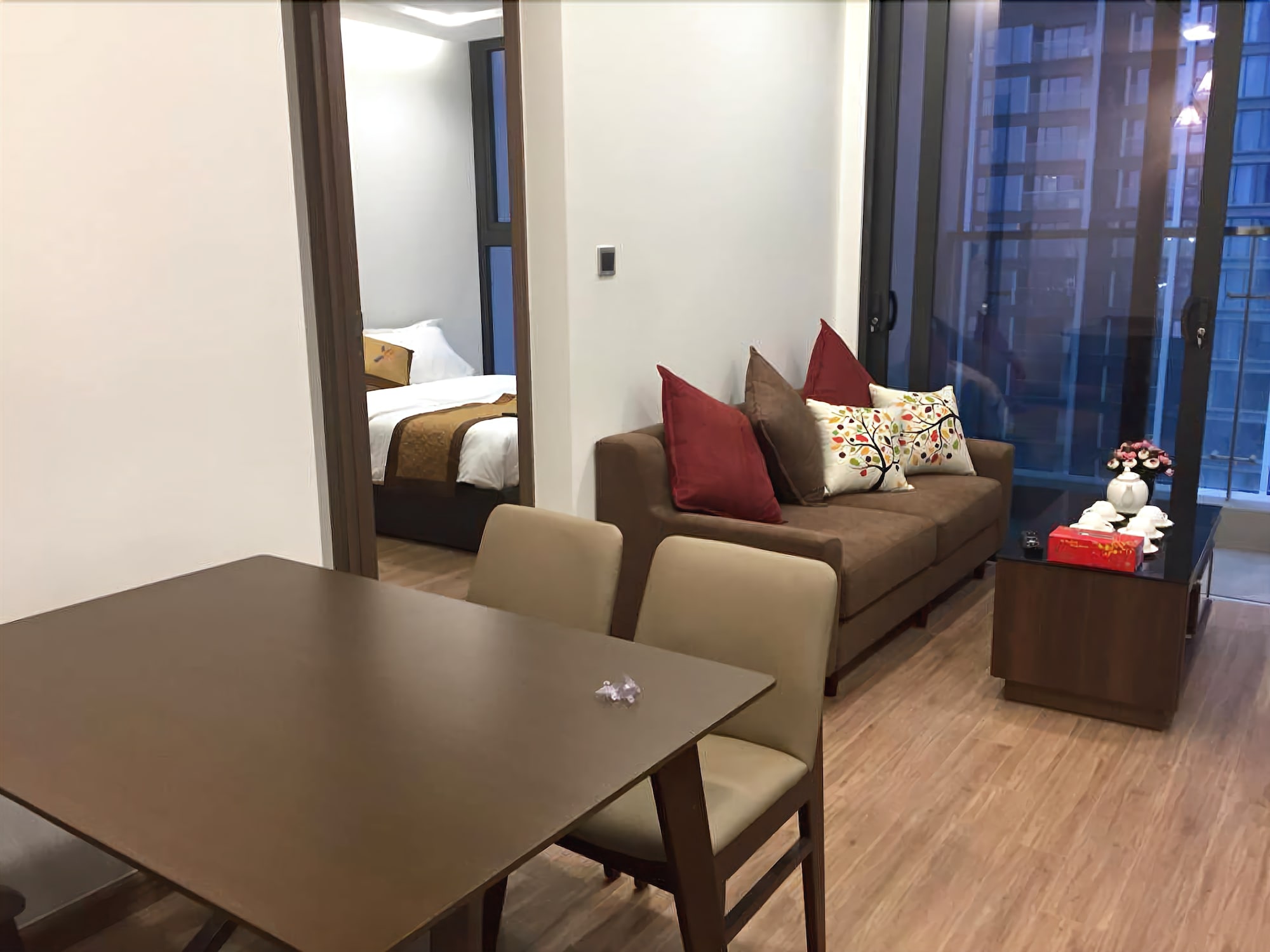 Фото Bayhomes Metropolis Serviced Apartment