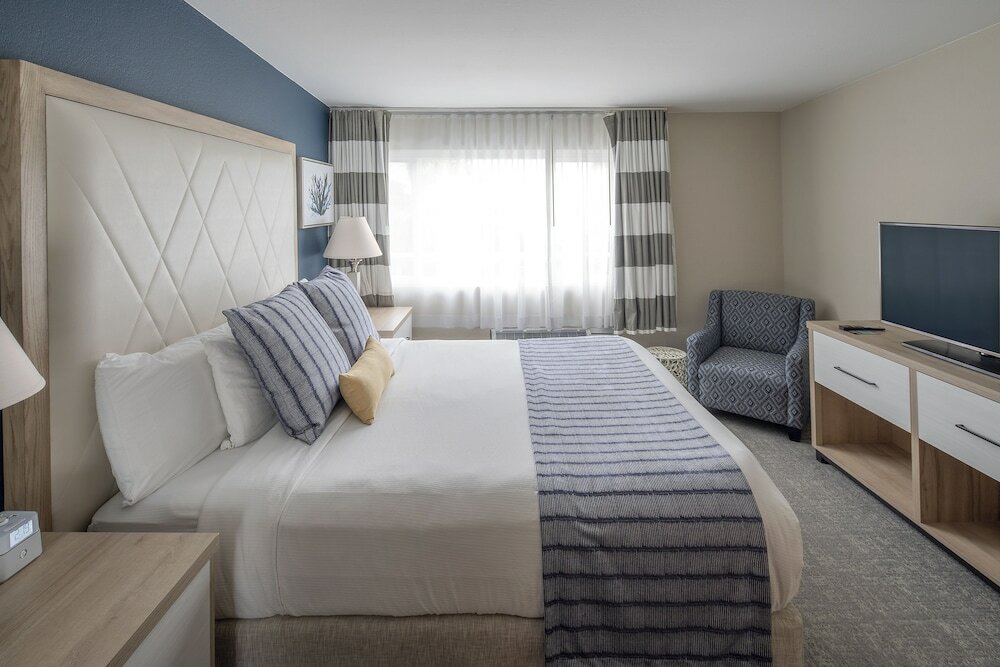 Фото Bay Club Hotel & Marina