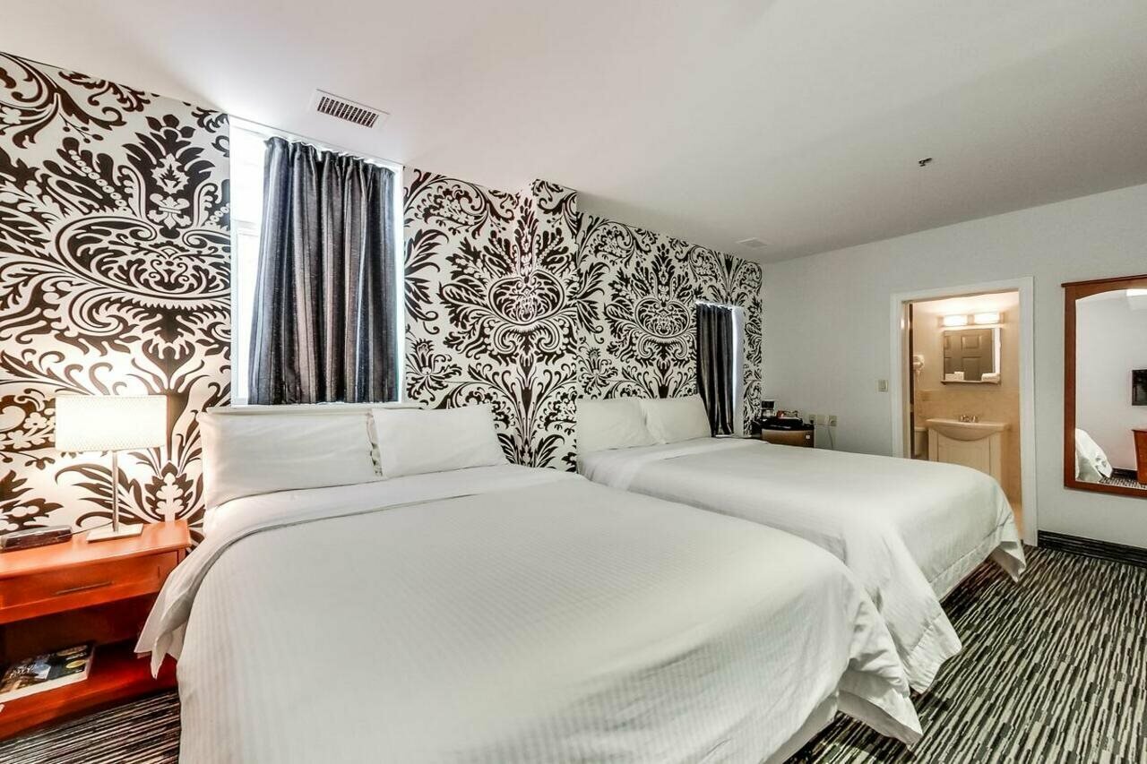 Фото Isabella Hotel and Suites