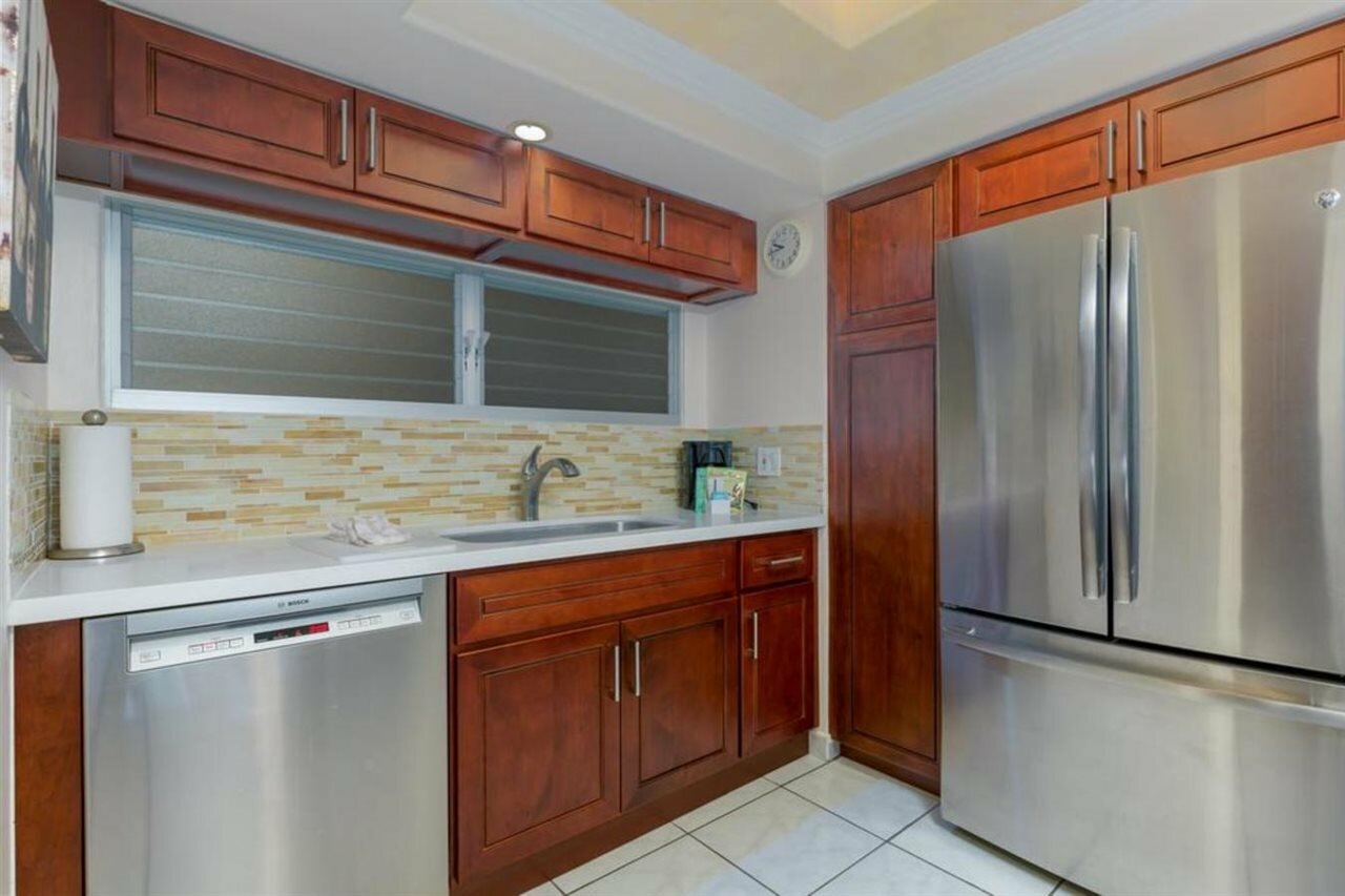 Фото Castle Waikiki Shore