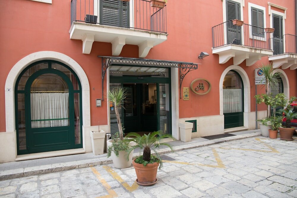 Фото Hotel Montreal