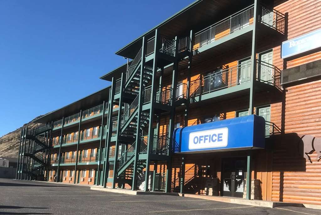 Фото Travelodge by Wyndham Gardiner Yellowstone Park North