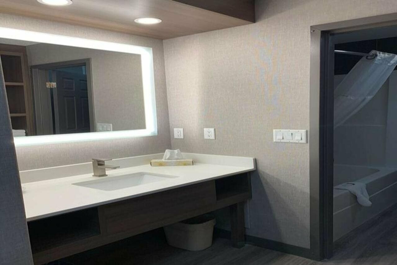 Фото Best Western Plus West Edmonton