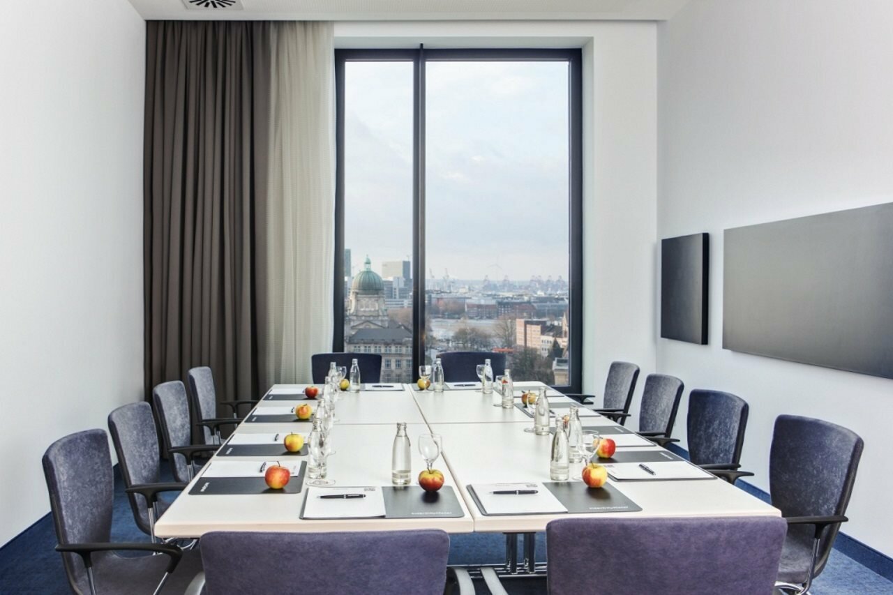 Фото IntercityHotel Hamburg Dammtor-Messe