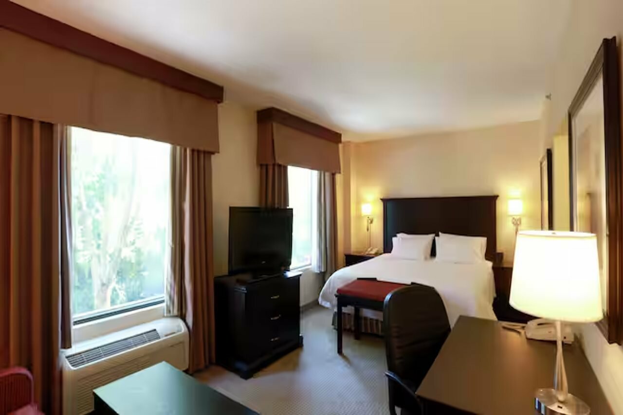 Фото Hampton Inn & Suites by Hilton Laval