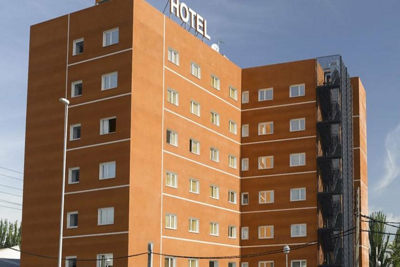 Фото отеля 1