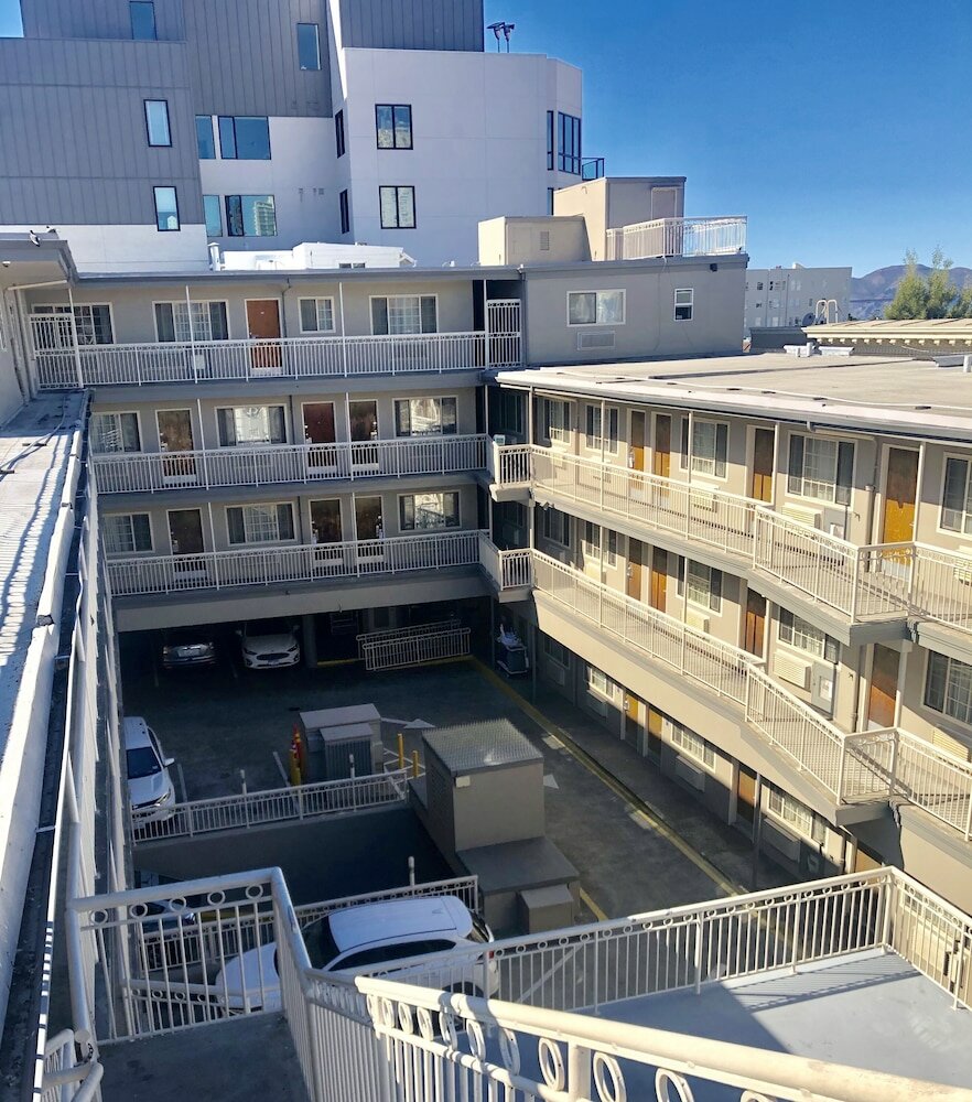 Фото Inn on Broadway