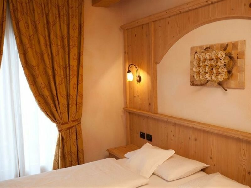 Фото Hotel Amerikan