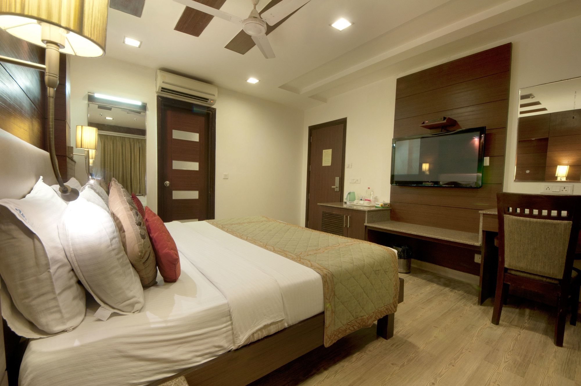 Фото Hotel Amaltas International by Orion Hotels