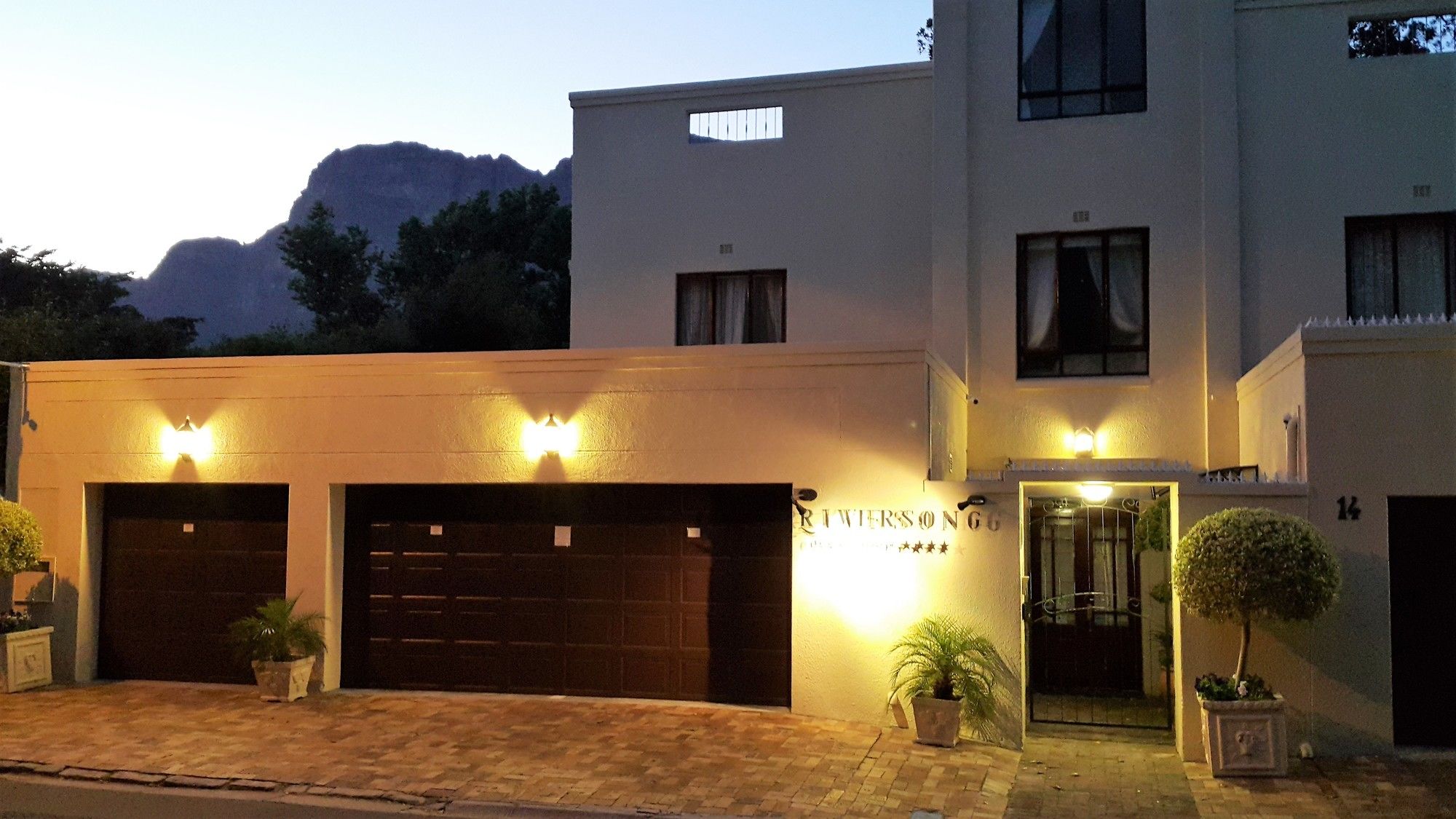 Фото Riversong Guest House