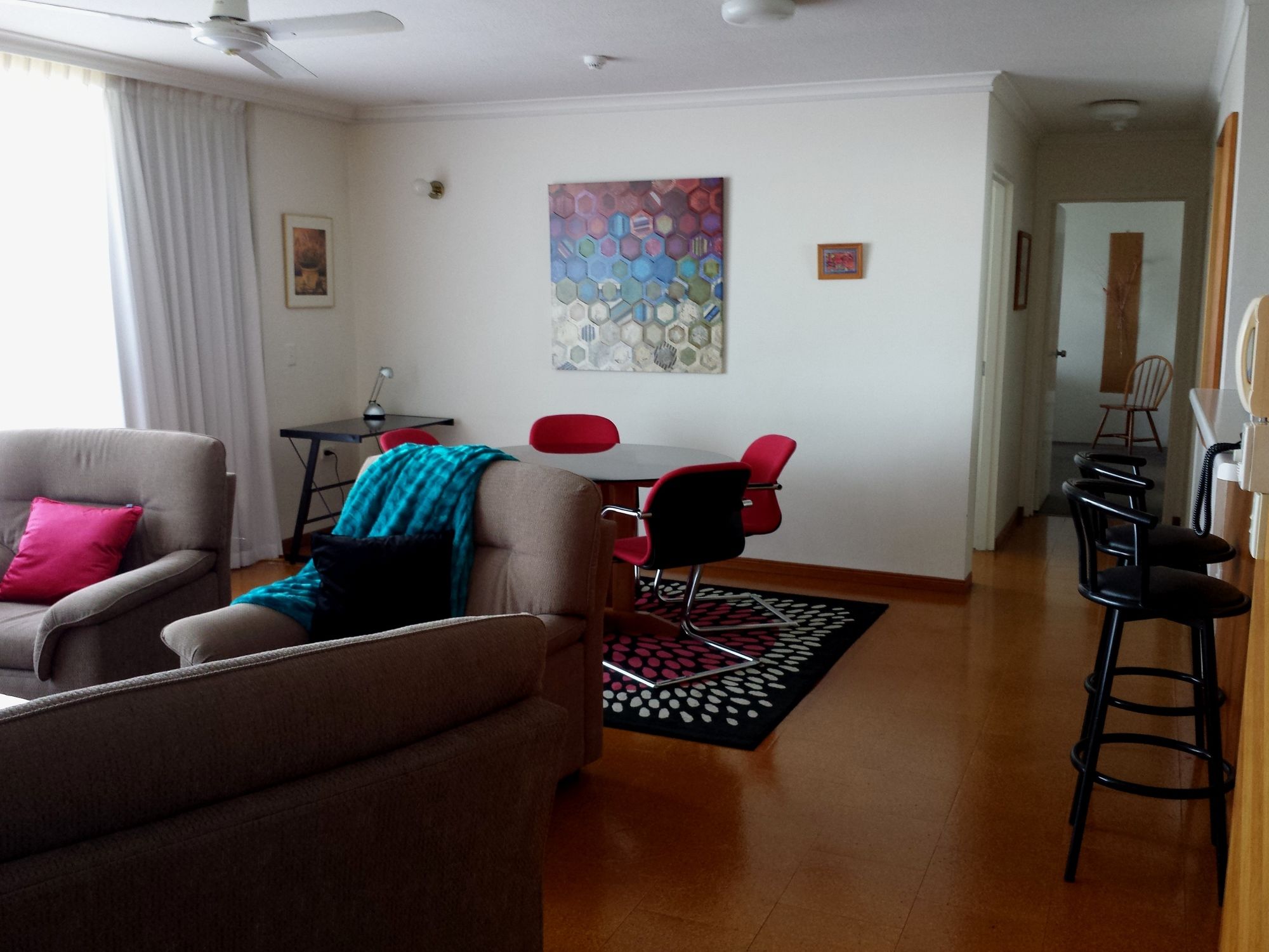 Фото Kirribilli Riverfront Apartments