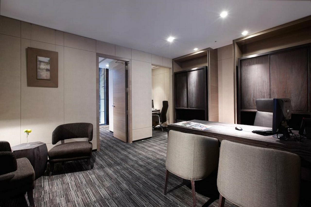 Фото Humble House Taipei, Curio Collection by Hilton