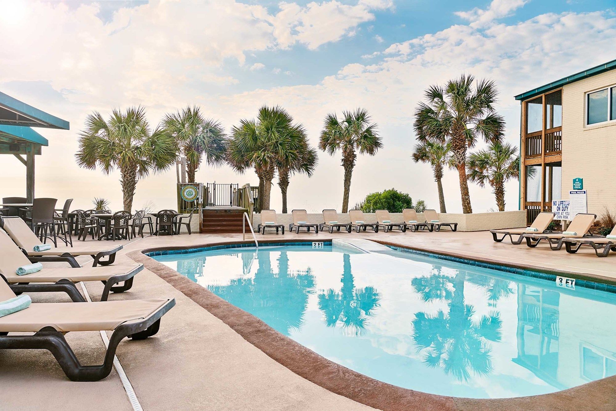 Фото The Oceanfront Litchfield Inn