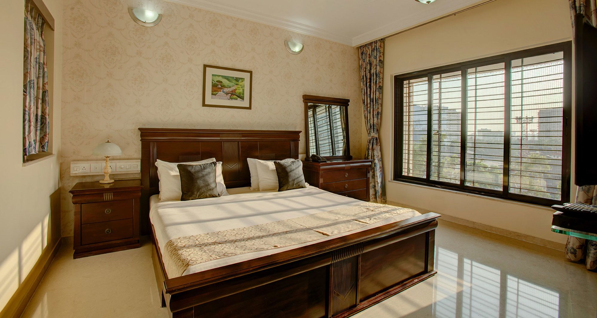 Фото Lalco Residency