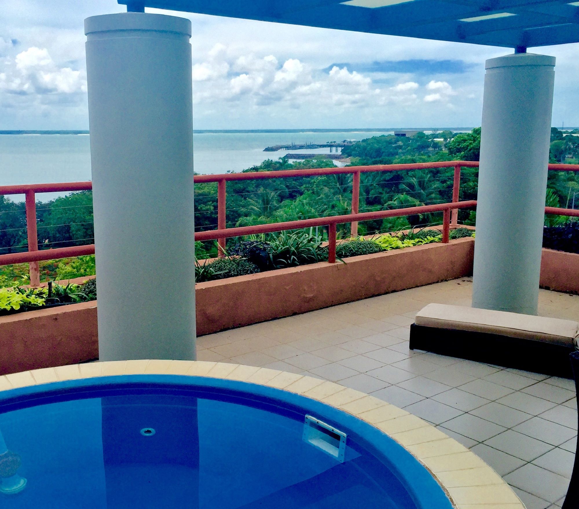 Фото DoubleTree by Hilton Hotel Esplanade Darwin