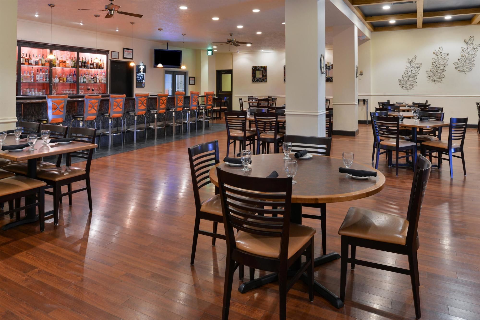 Фото Holiday Inn Salem, an Ihg Hotel