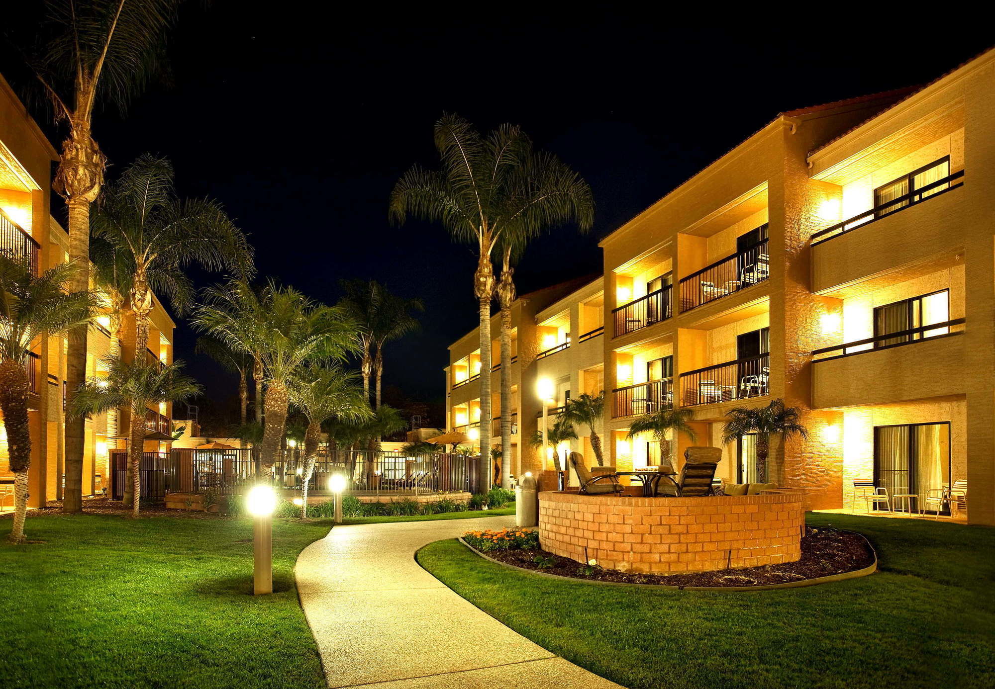 Фото Courtyard by Marriott San Diego Sorrento Valley