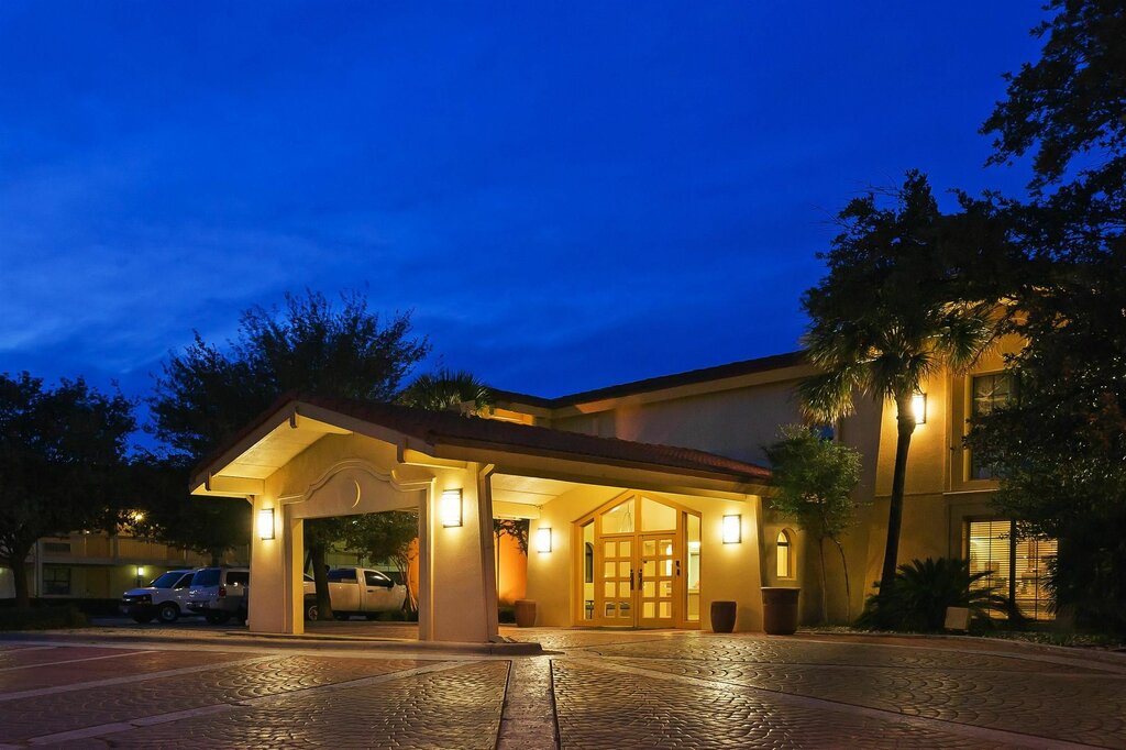 Hotel Super 8 by Wyndham Eagle Pass, State of Texas, photo