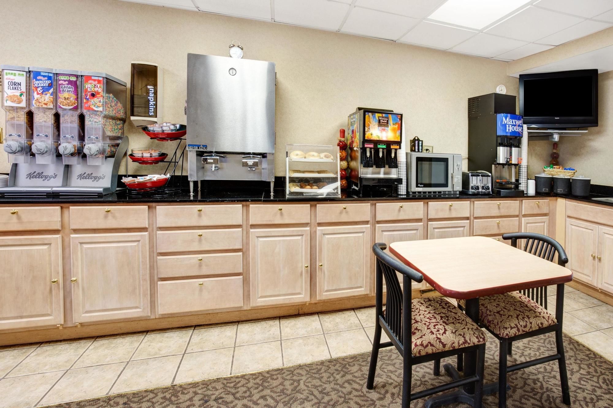 Фото Ramada Limited Cockeysville