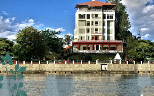Гостиница Ganga Kinare- A Riverside Boutique Resort, Rishikesh в Ришикеше