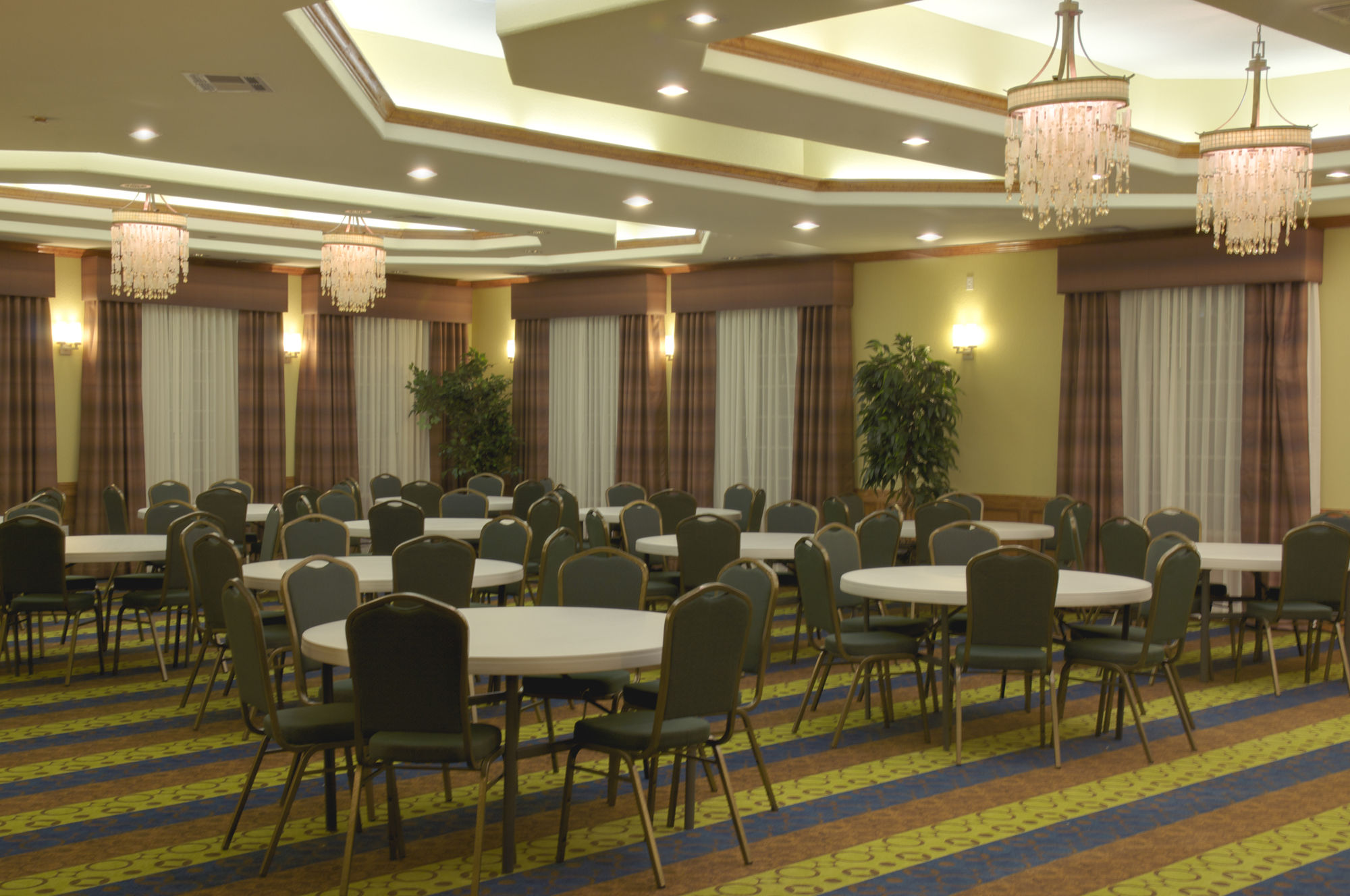 Фото Holiday Inn Express Hotel & Suites Galveston West-Seawall, an Ihg Hotel