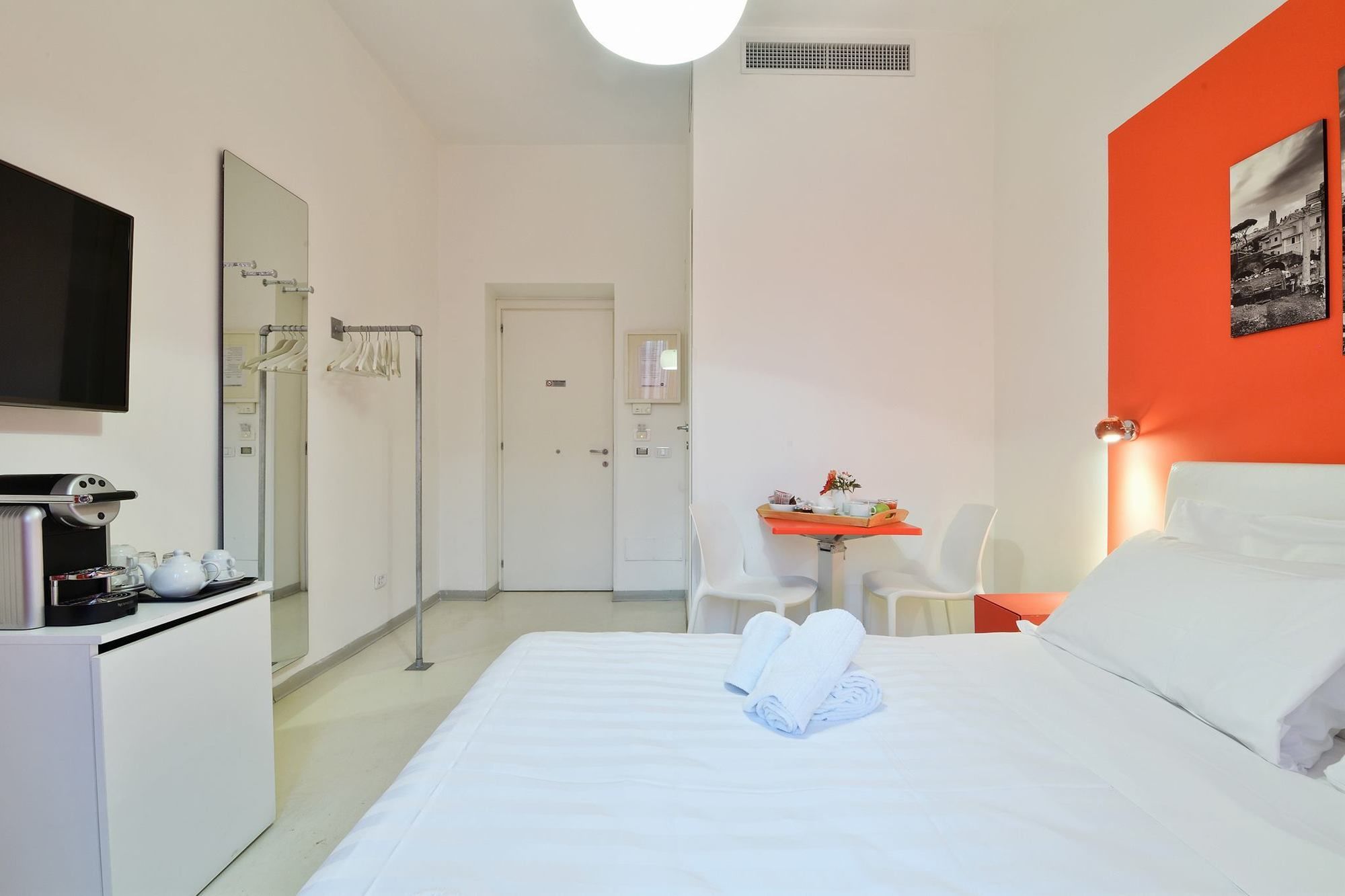 Фото Viale Giulio Cesare Guest House