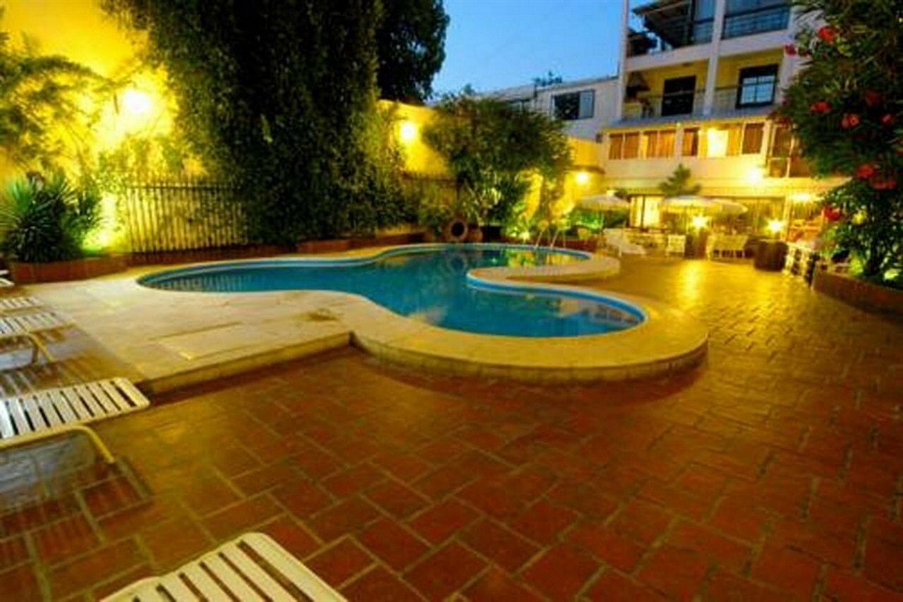 Фото отеля 2