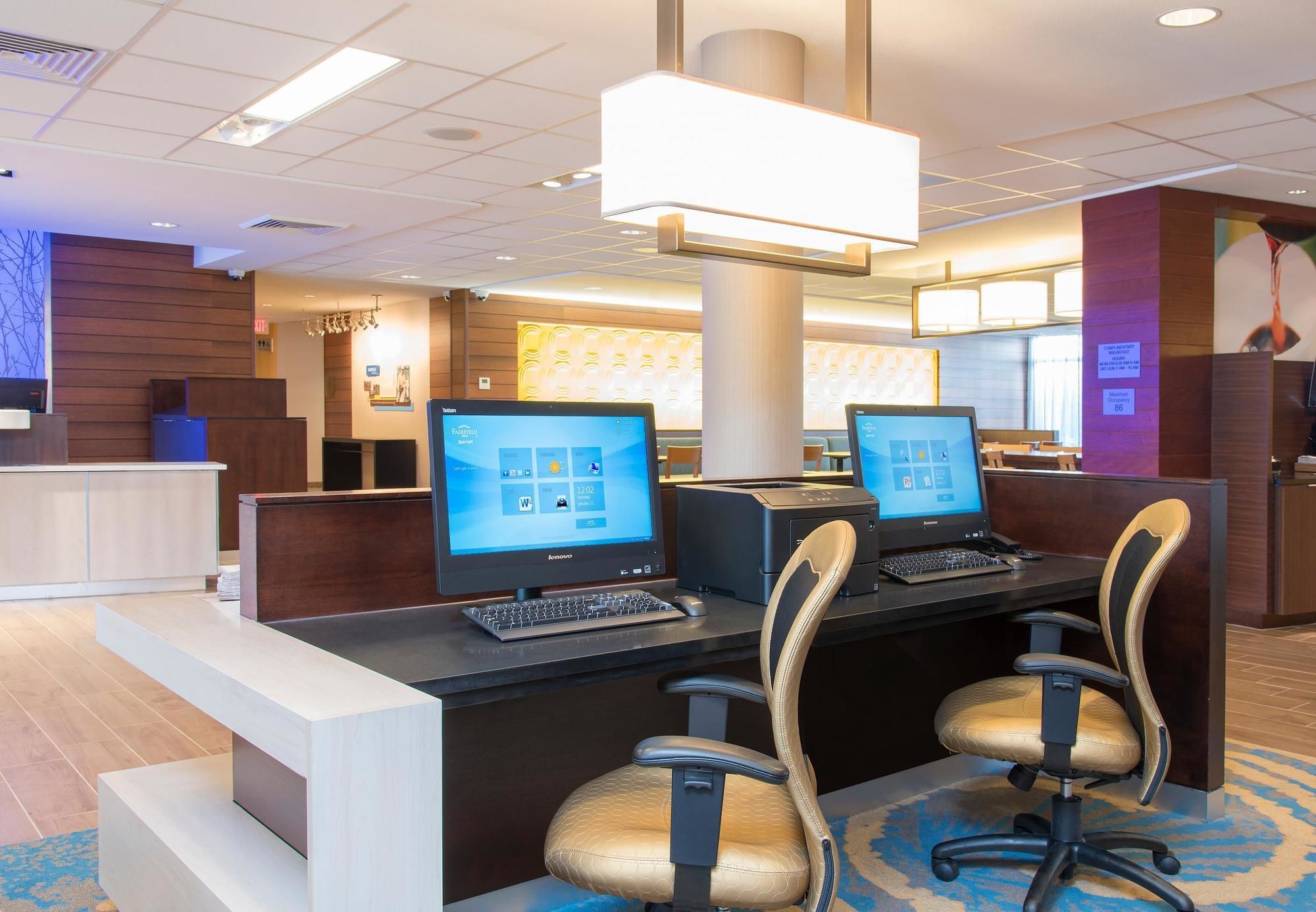 Фото Fairfield Inn & Suites Tampa Westshore Airport