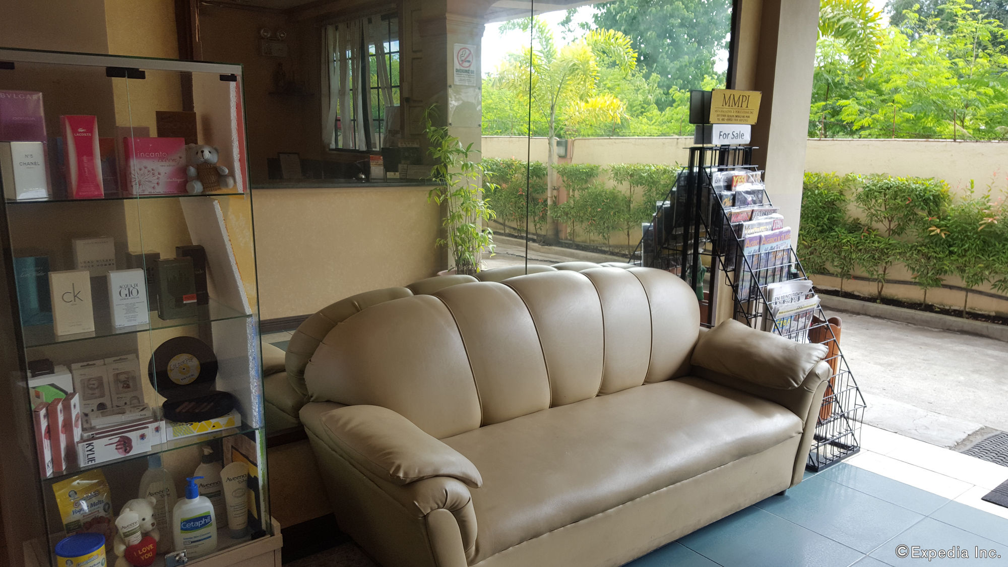 Фото Dumaguete Royal Suite Inn