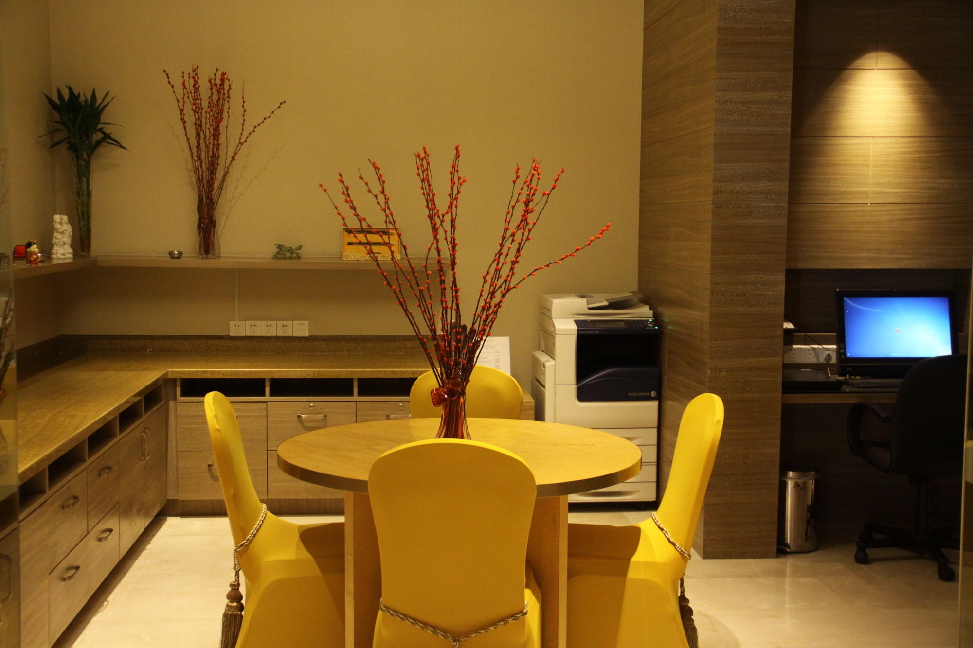 Фото Courtyard by Marriott Kunshan Hotel