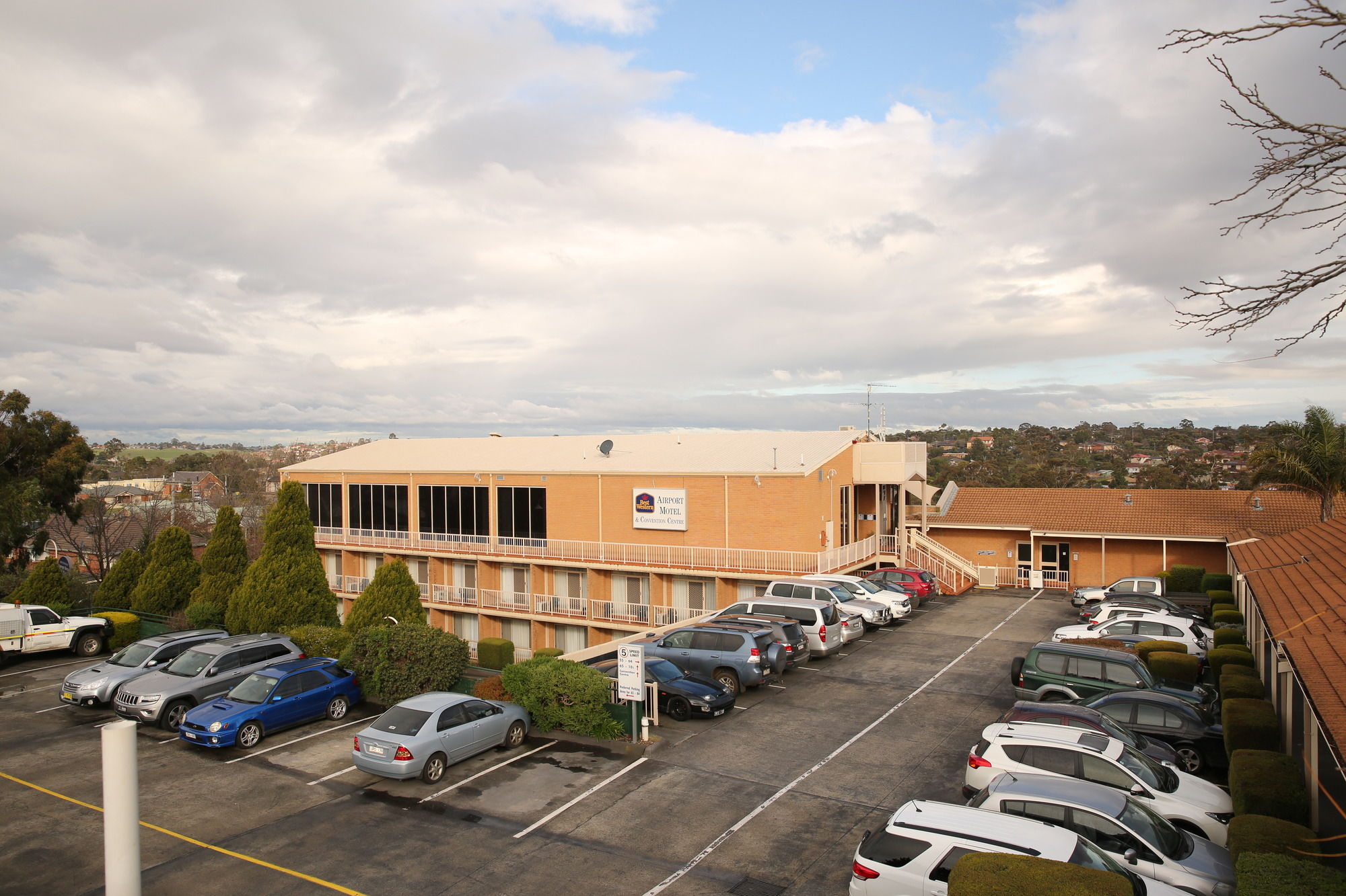 Фото Best Western Airport Motel And Convention Centre