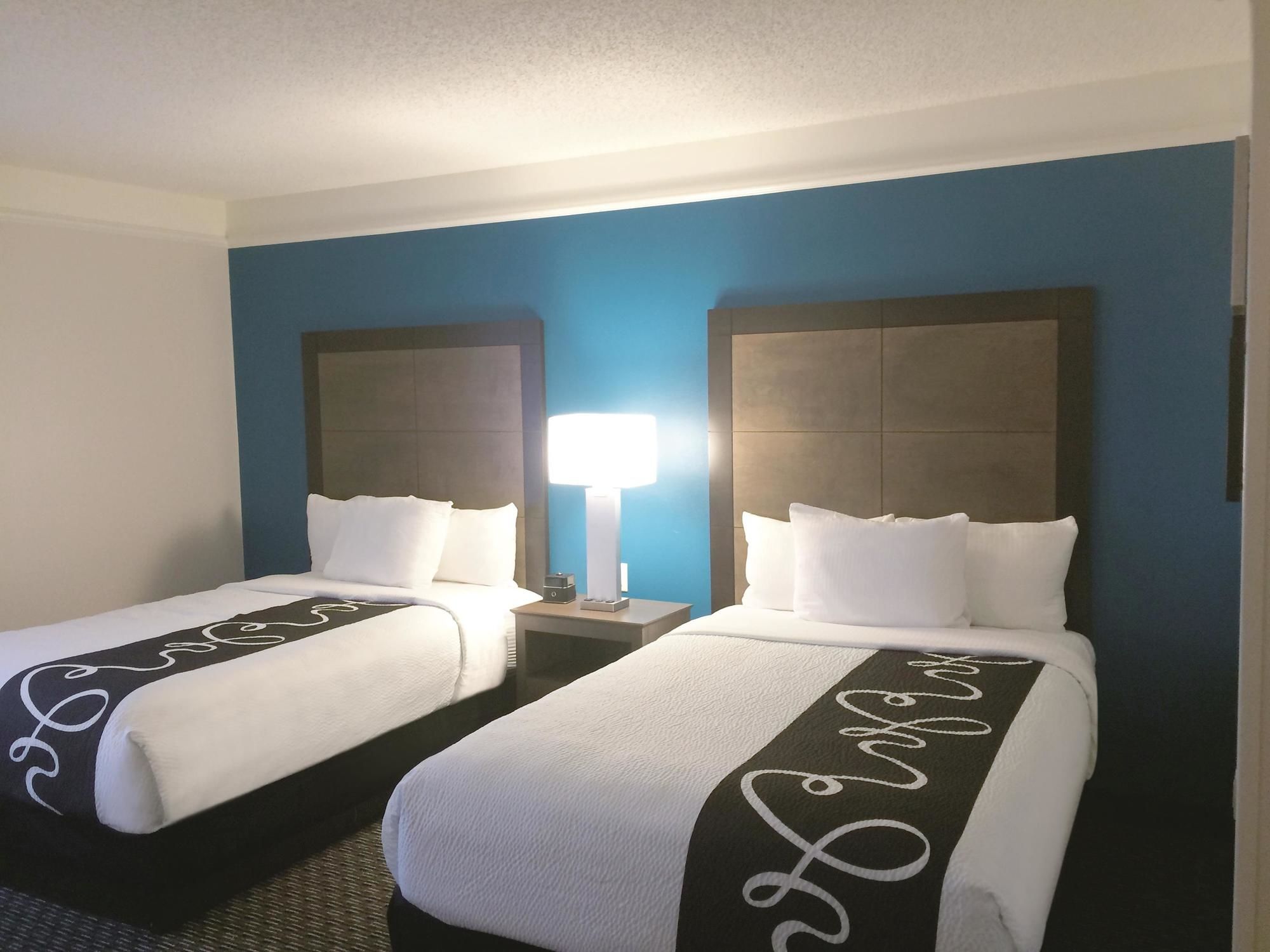 Фото La Quinta Inn & Suites by Wyndham Orlando Lake Mary