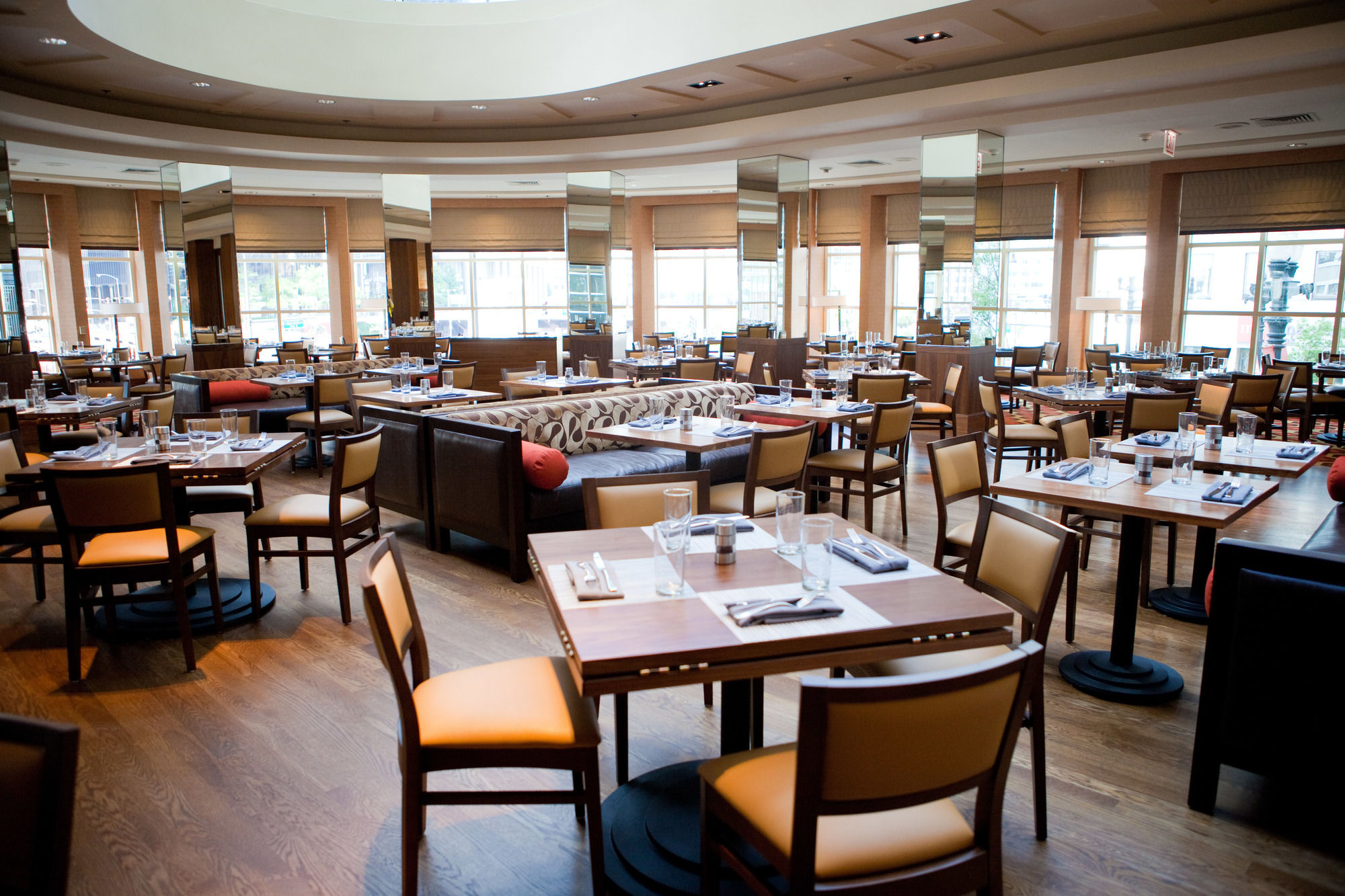 Фото Renaissance Chicago Downtown Hotel