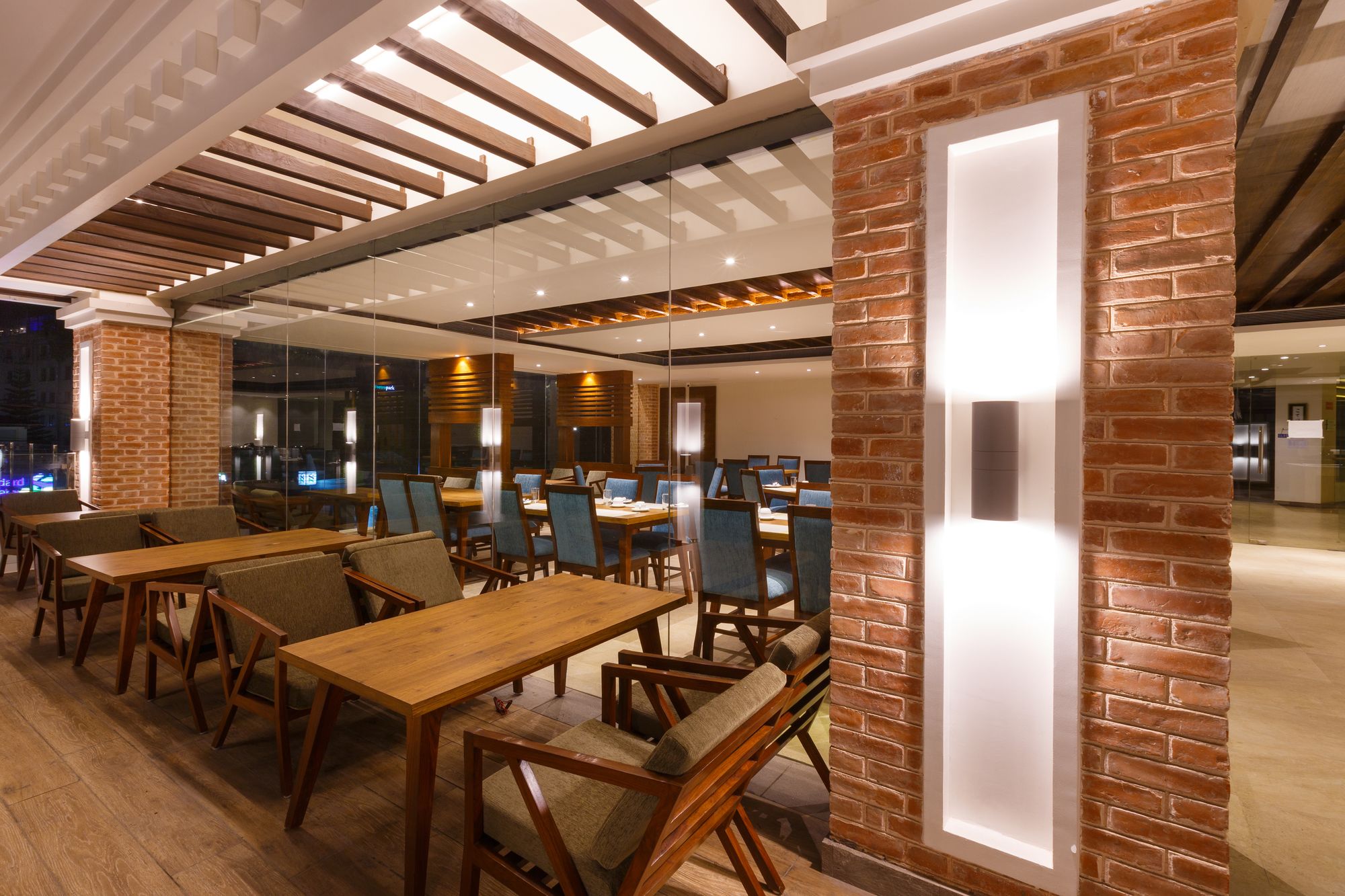 Фото Hotel Ambassador by Ace Hotels