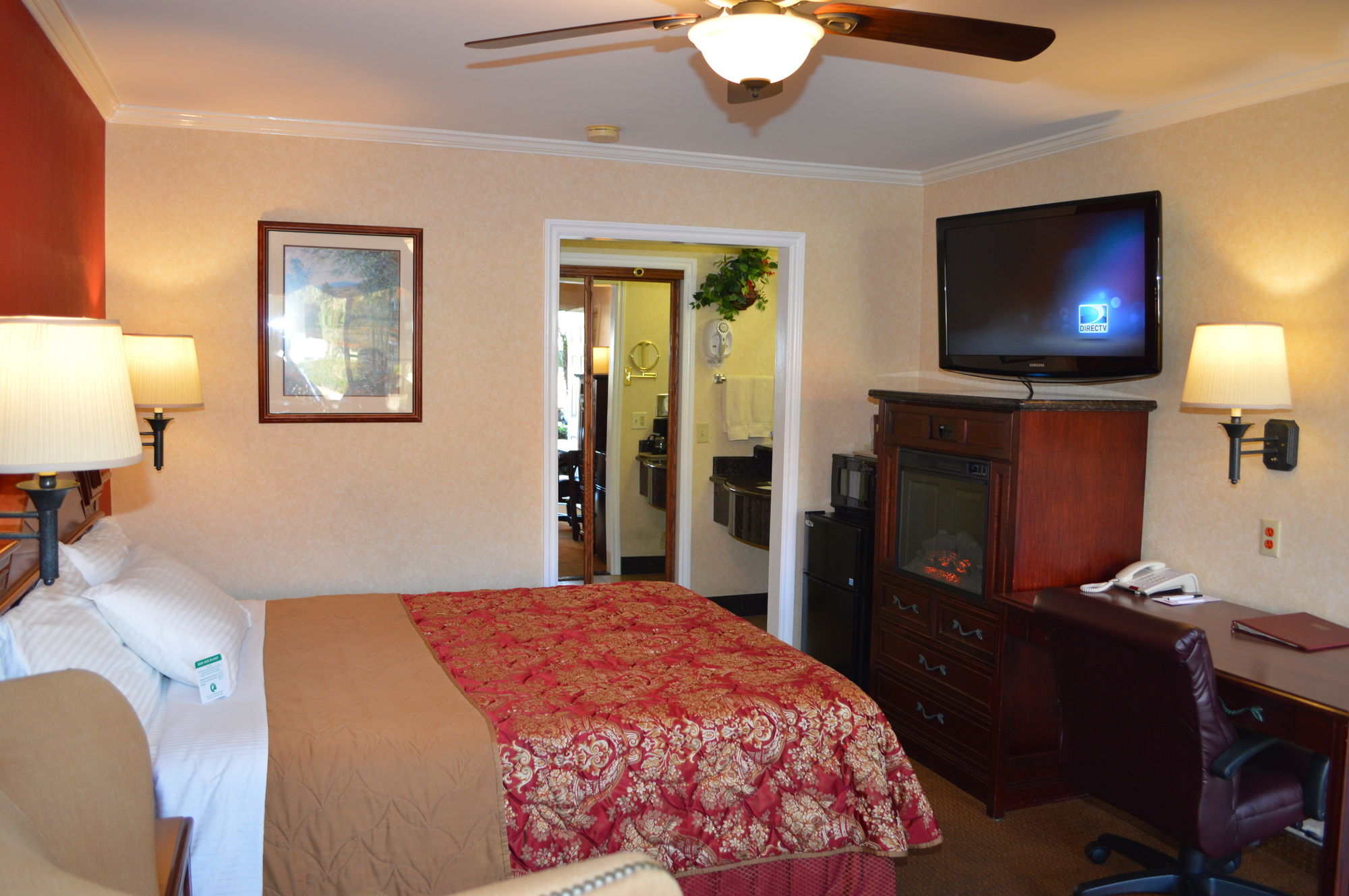 Фото Dynasty Suites Redlands