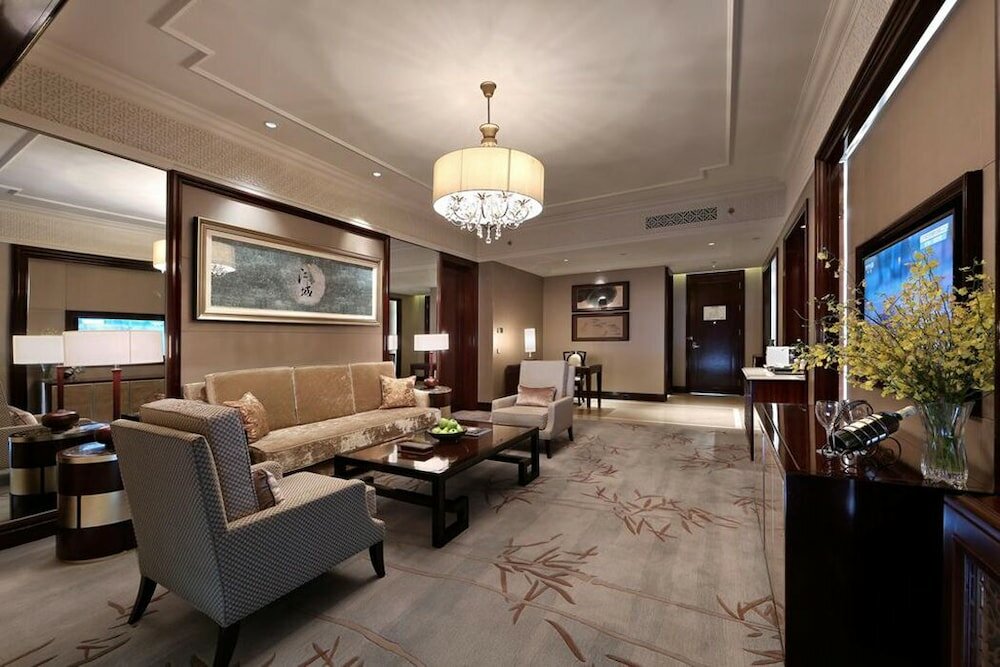 Фото Dongjiao State Guest Hotel