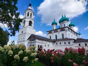 St. Vvedensky Tolga Convent (Yaroslavl, posyolok Tolga, 1) ، دير، مسكن الرهبان، كنيسة