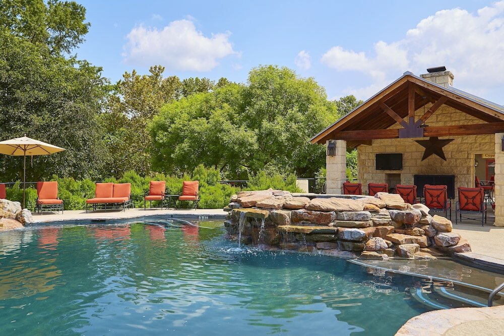 Фото Fredericksburg Inn & Suites