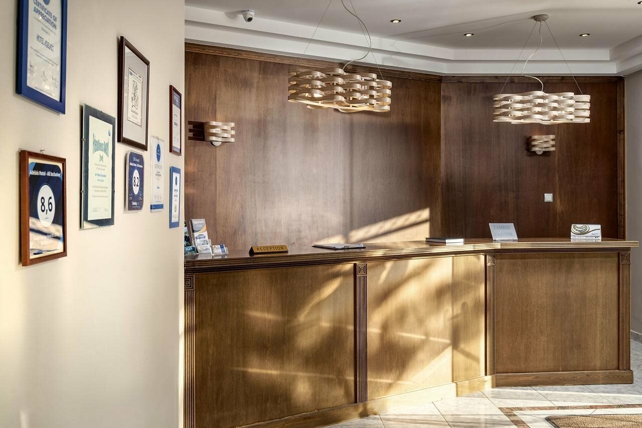 Фото Adelais Hotel