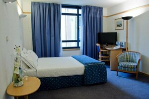 Гостиница VIP Executive Eden Aparthotel