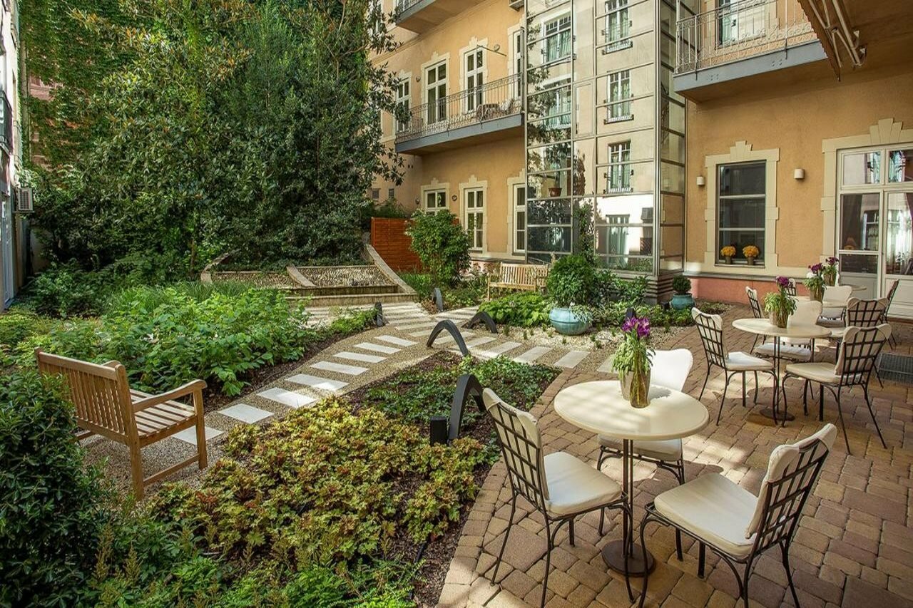 Фото отеля 2